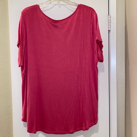 ♦️NWT♦️Fuchsia Short Sleeve Top - Picture 4 of 4